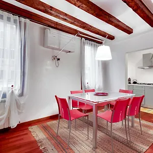 apartment-biennale.hotelinveneto.com/