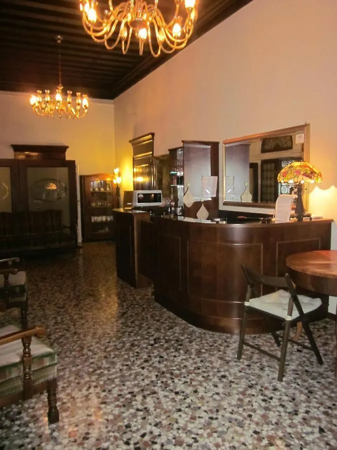 Palazzo Eugenia - Minelli Bed and Breakfast Venetië